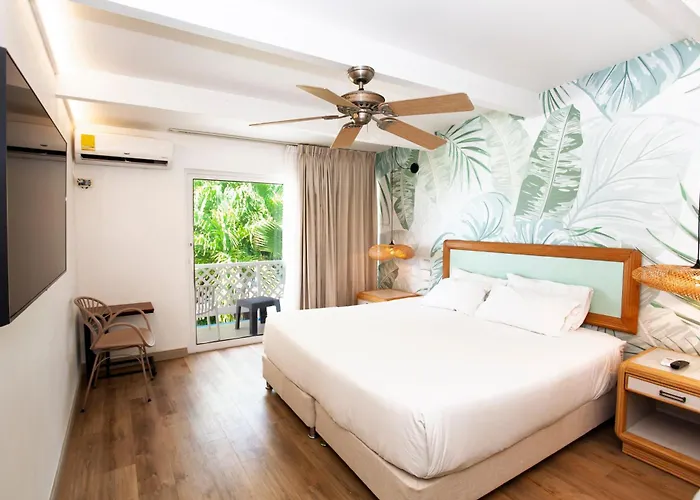 Hotel Cocoplum Beach